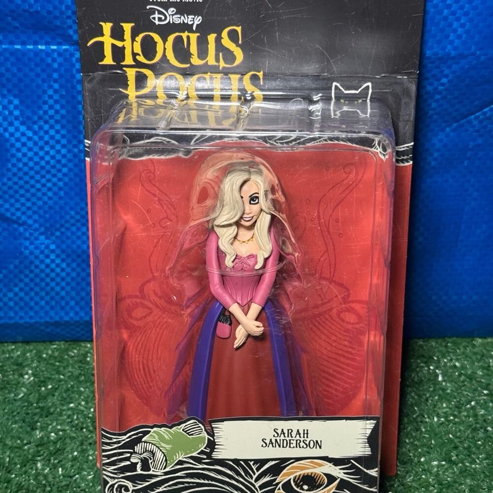 NECA From The Movie Disney Hocus Pocus Sarah Sanderson